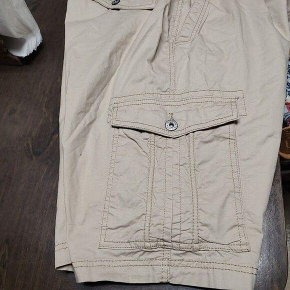 New Iron Co Beige Cargo Stretch Shorts With Belt Size Men's 40 - Picture 4 of 4